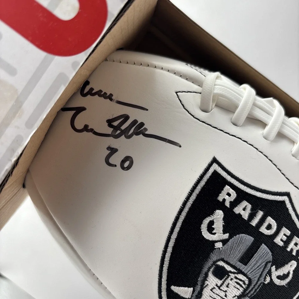 RAIDERS WILSON‎ LIVE ENABLED SIGNATURE AUTOGRAPHED FOOTBALL Darren McFadden #20